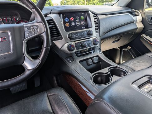 Used 2016 GMC Yukon SLT w/ Premium Edition AWD/4WD image 26