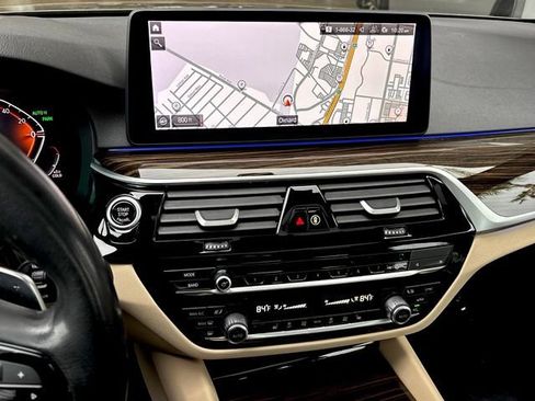 Used 2023 BMW 540i xDrive w/ Premium Package AWD/4WD image 12