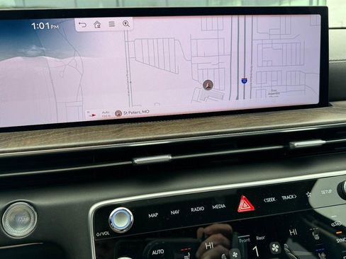 Certified 2025 Genesis GV80 2.5T Prestige image 22