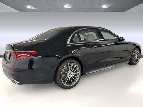 New 2026 Mercedes-Benz S 580e 4MATIC Sedan image 9