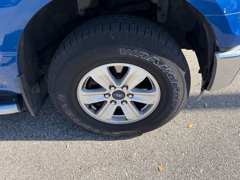 Used 2017 Ford F150 XLT AWD/4WD image 4
