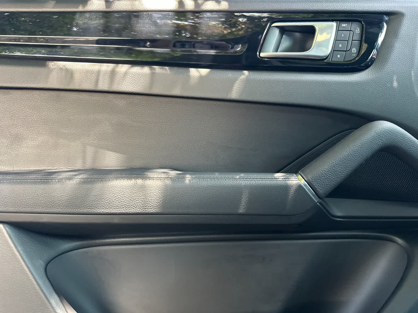 Certified 2023 Porsche Cayenne Coupe AWD/4WD image 12
