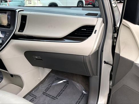Certified 2017 Toyota Sienna XLE w/ XLE Navigation Package image 18