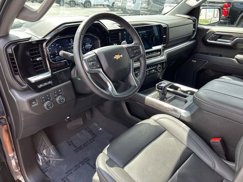 Used 2023 Chevrolet Silverado 1500 LTZ w/ Technology Package AWD/4WD image 21