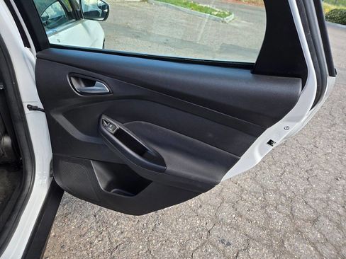 Used 2012 Ford Focus SEL image 28