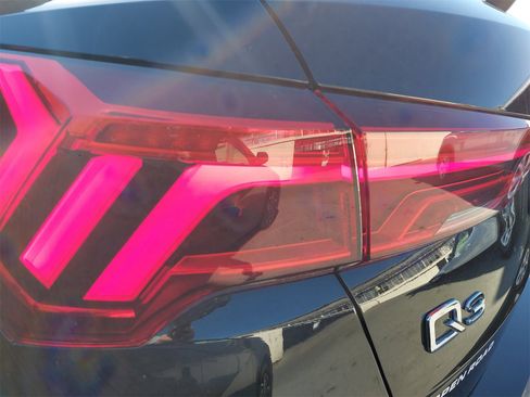 Used 2022 Audi Q3 2.0T Premium Plus w/ Premium Plus Package image 44