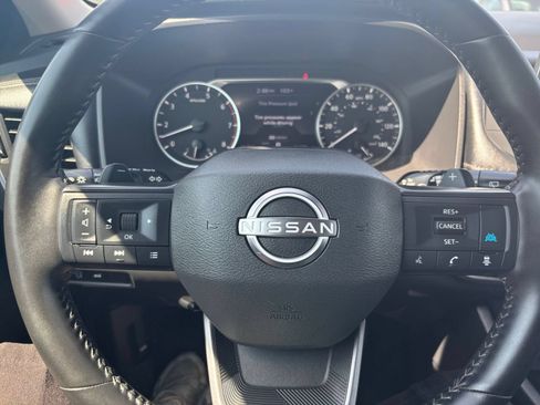 Used 2025 Nissan Rogue SV AWD/4WD image 30