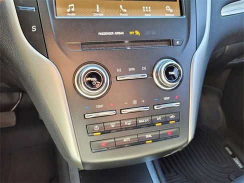Used 2019 Lincoln MKC Premiere image 26