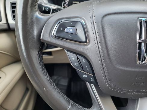 Used 2020 Lincoln MKZ w/ Convenience Package image 7