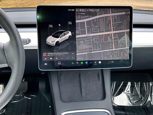 Used 2023 Tesla Model 3 Standard Range image 8