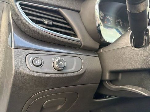 Used 2022 Buick Encore Preferred w/ Safety Package image 17