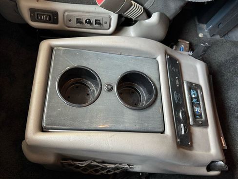 Used 2018 GMC Savana 2500 w/ Enhanced Convenience Package image 18