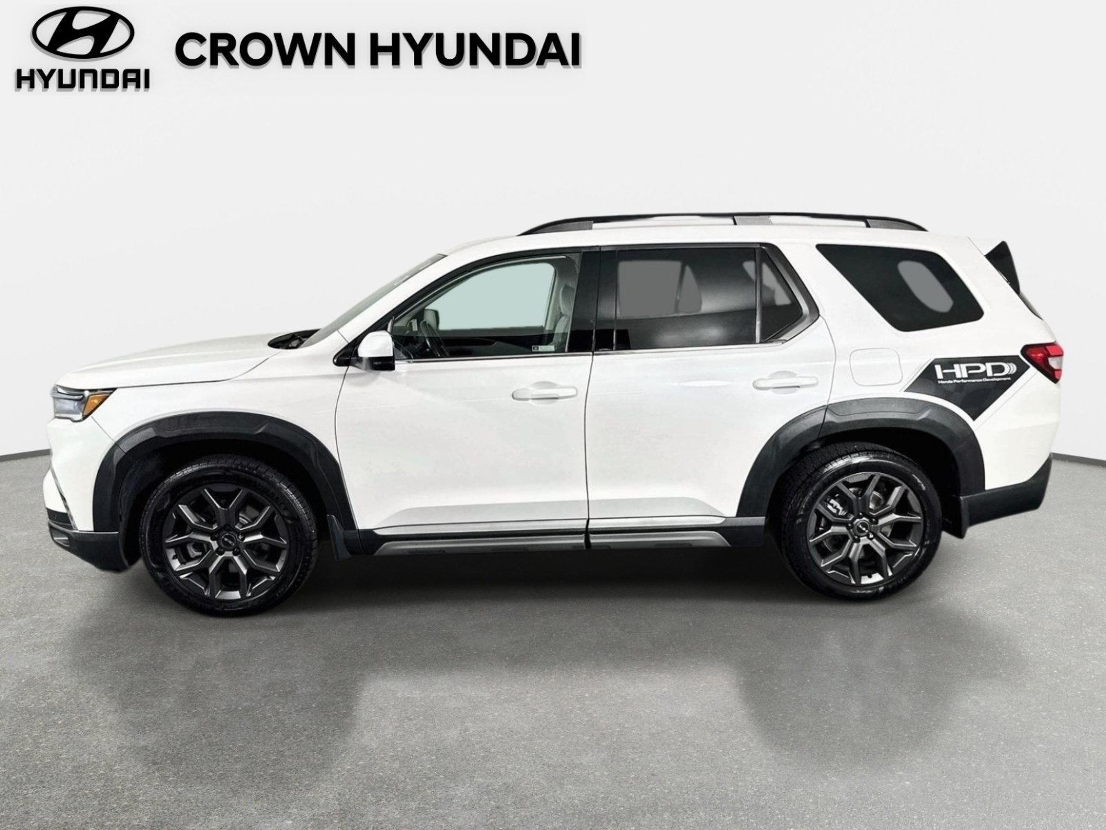 Used 2023 Honda Pilot Touring image 9