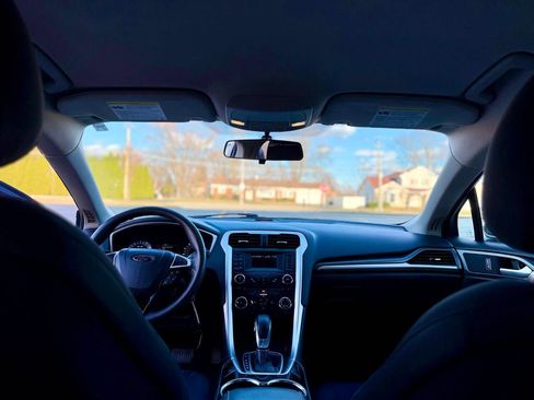 Used 2014 Ford Fusion SE image 12