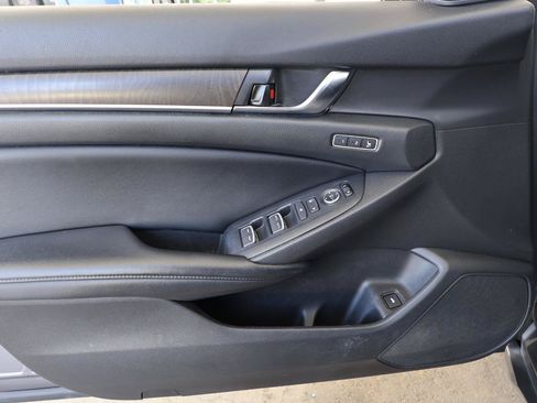 Used 2018 Honda Accord EX-L image 33