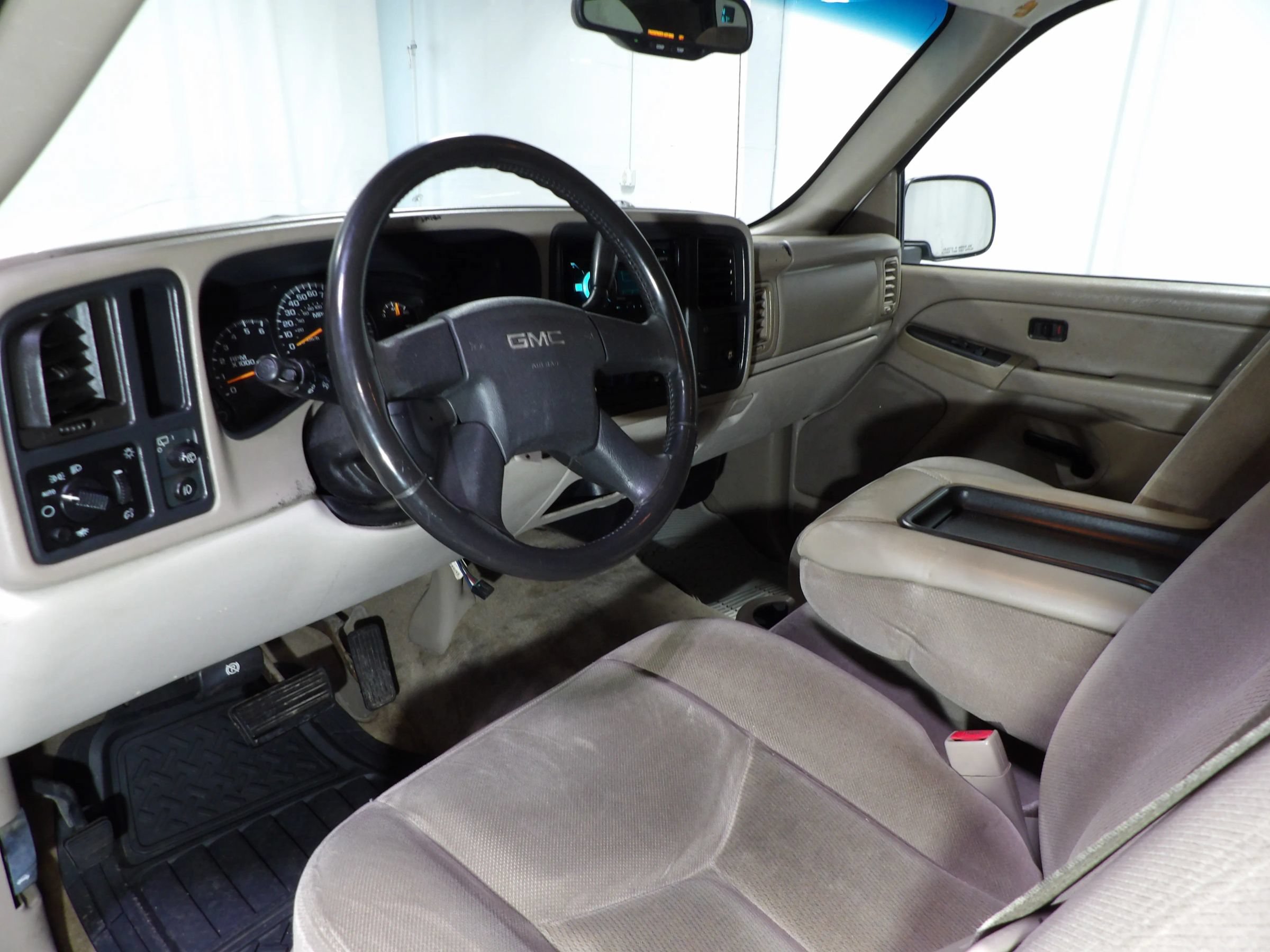Used 2004 GMC Yukon XL SLE RWD image 10