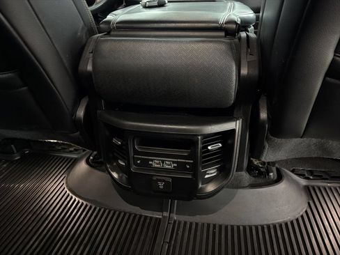 Used 2024 RAM 1500 Laramie AWD/4WD image 19