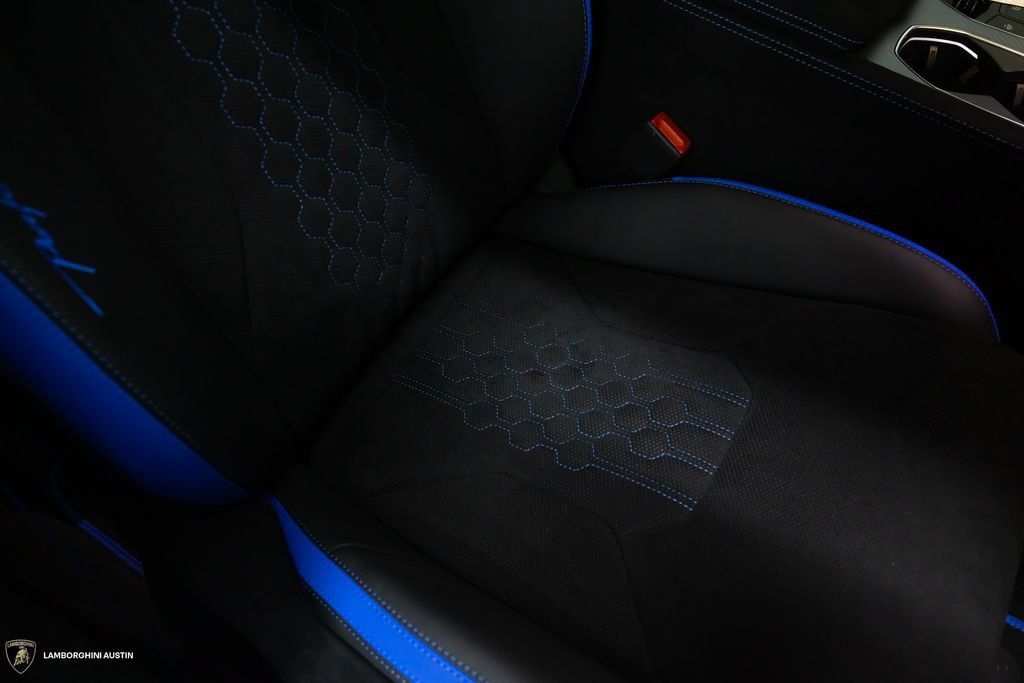 Used 2024 Lamborghini Urus Performante AWD/4WD image 47