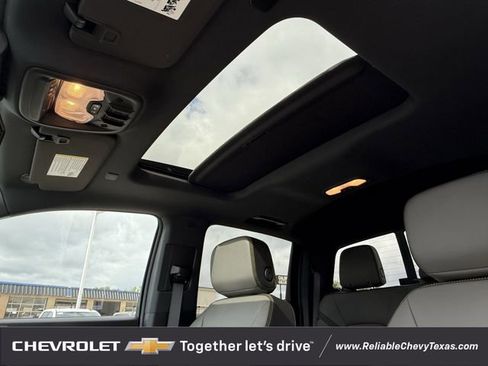 New 2026 Chevrolet Colorado ZR2 w/ Technology Package AWD/4WD image 33