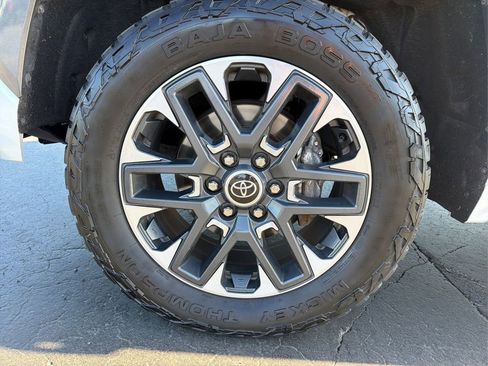 Used 2023 Toyota Tundra Limited AWD/4WD image 23