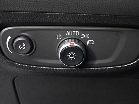Used 2025 Buick Encore GX Preferred AWD/4WD image 24