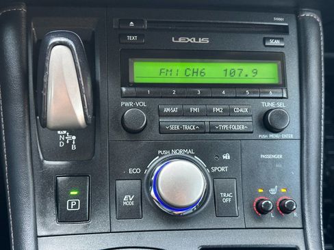 Used 2014 Lexus CT 200h image 39