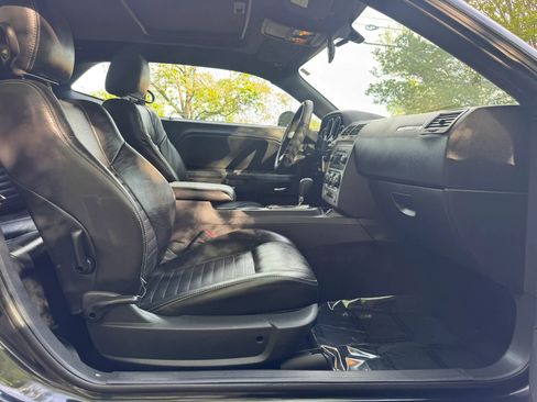 Used 2009 Dodge Challenger SE RWD image 11