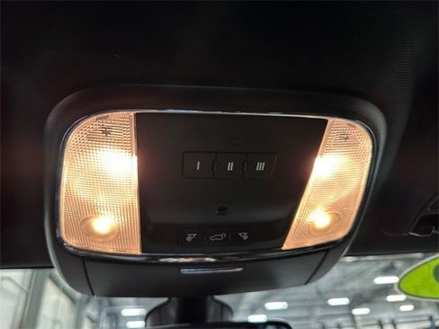 Used 2019 Jeep Grand Cherokee Limited image 38