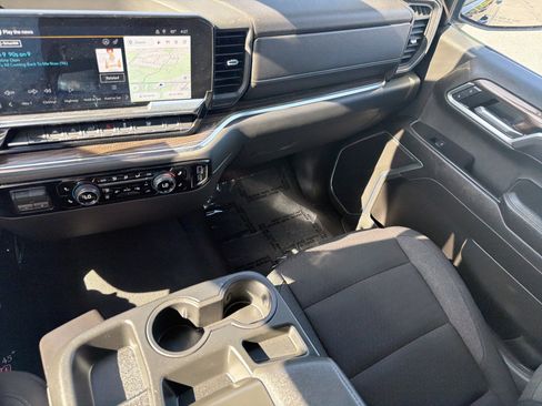 Used 2025 Chevrolet Silverado 1500 LT AWD/4WD image 26