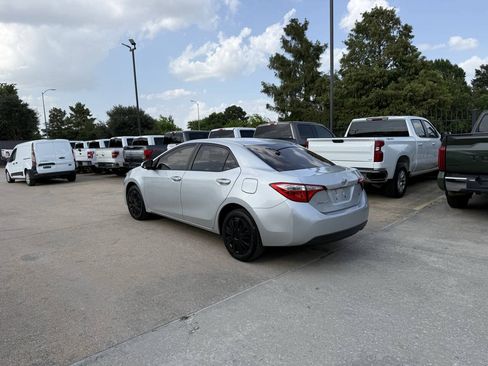 Used 2016 Toyota Corolla LE FWD image 4
