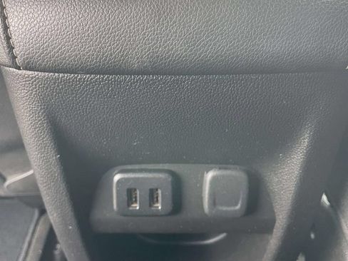 Used 2017 Chevrolet Colorado LT AWD/4WD image 14