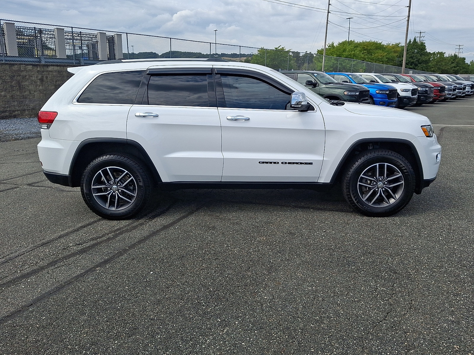 Used 2018 Jeep Grand Cherokee Limited AWD/4WD image 7
