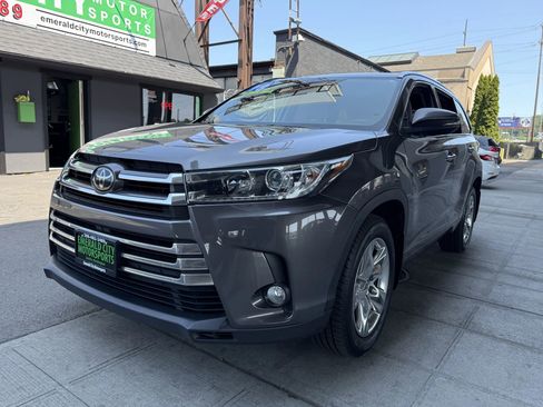 Used 2018 Toyota Highlander Limited image 1