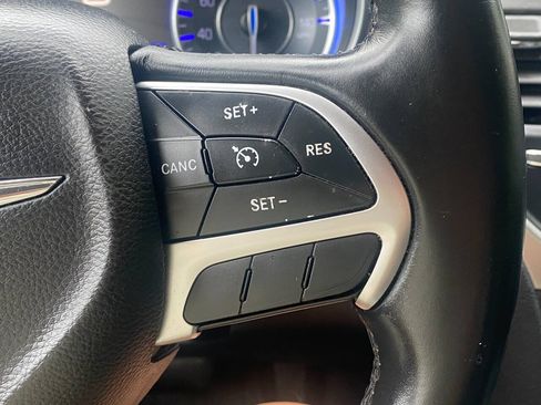 Used 2016 Chrysler 300 Limited RWD image 26