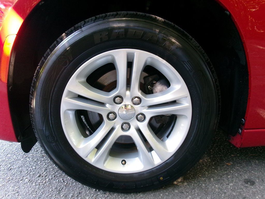 Used 2016 Dodge Charger SE RWD image 41