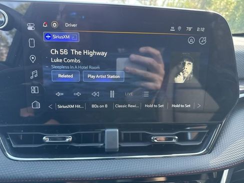 Used 2025 Chevrolet Equinox RS w/ Convenience Package III image 17