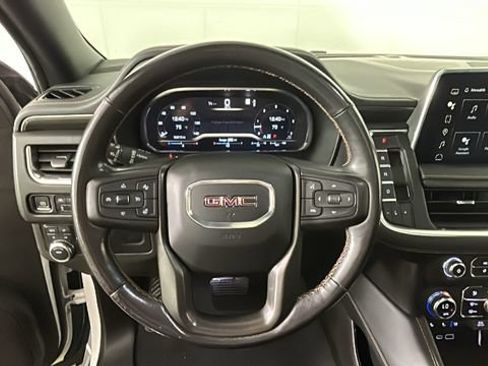 Used 2022 GMC Yukon XL AT4 AWD/4WD image 14