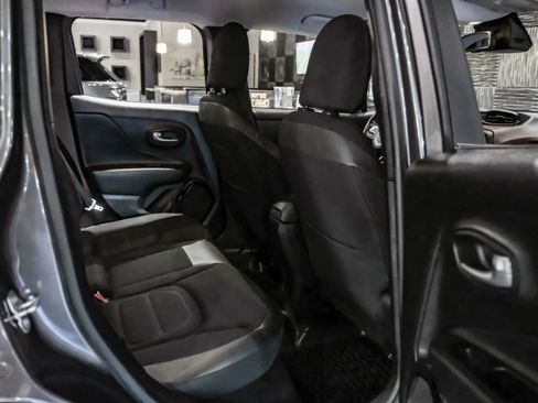 Used 2017 Jeep Renegade Altitude AWD/4WD image 33
