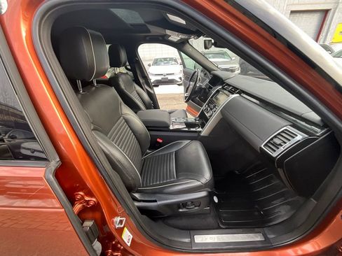 Used 2018 Land Rover Discovery HSE image 36