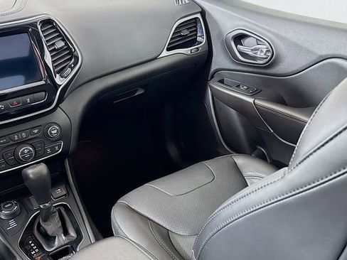 Used 2021 Jeep Cherokee Limited image 24