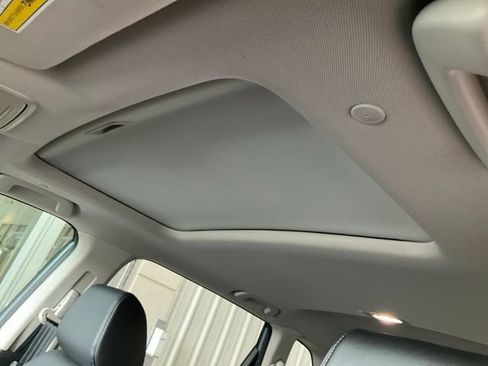 Used 2024 Honda CR-V EX-L image 7