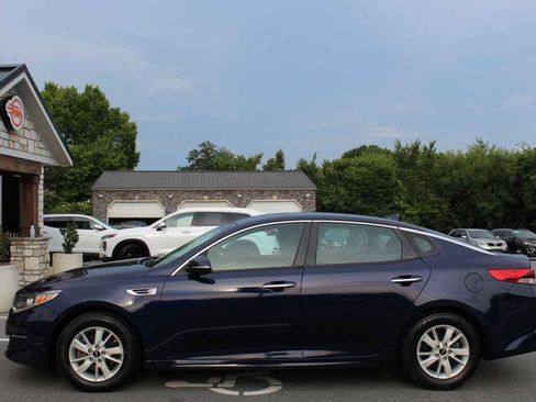 Used 2017 Kia Optima LX FWD image 10