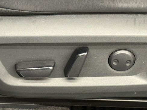 Used 2023 Nissan Rogue SL w/ SL Premium Package image 19