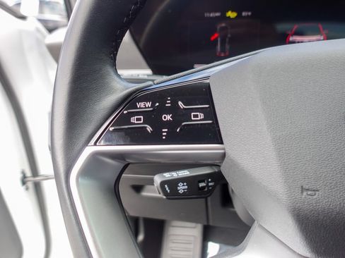 Used 2025 Audi Q6 e-tron Premium AWD/4WD image 11