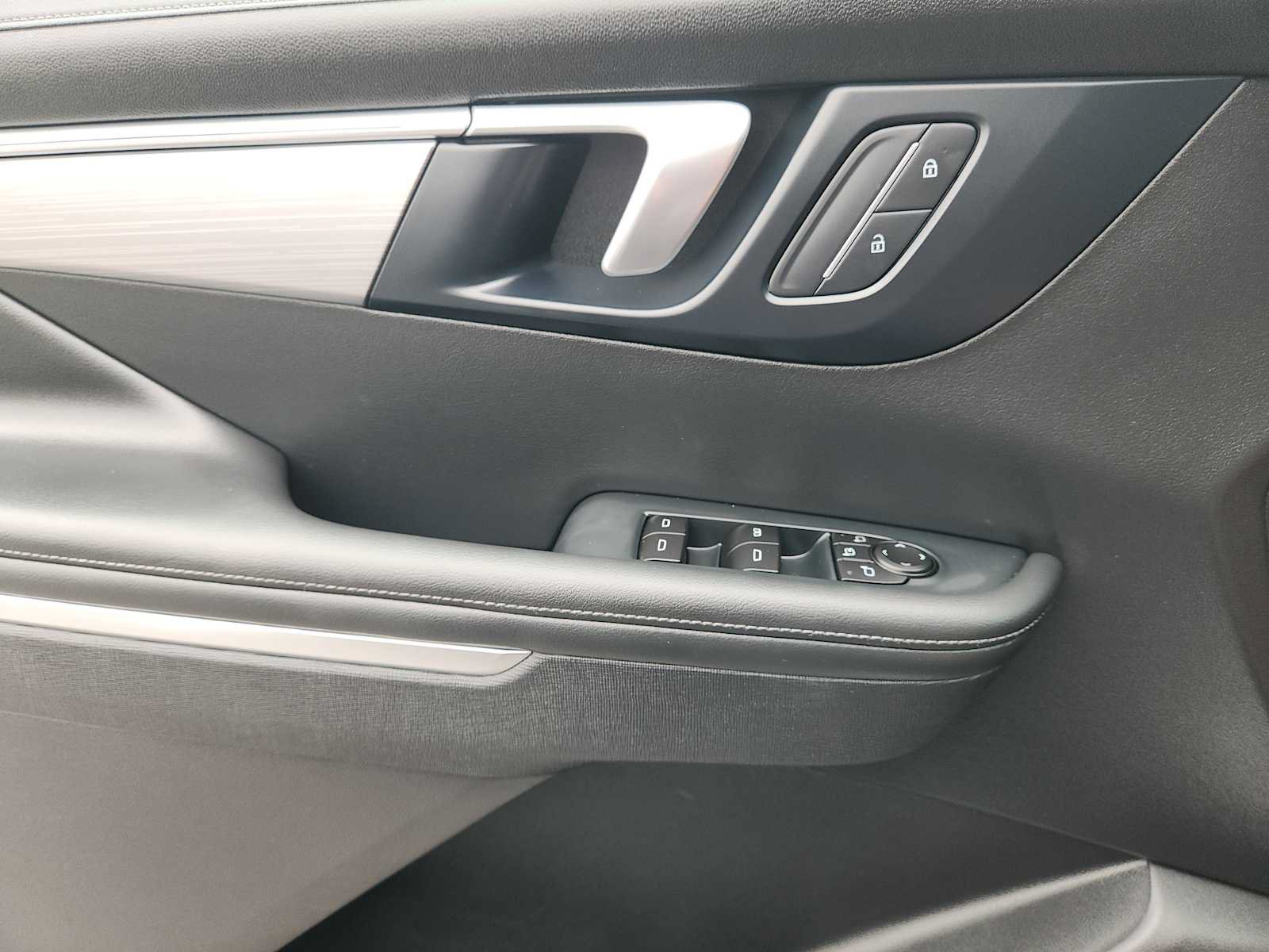 Certified 2026 Buick Enclave Preferred FWD image 25
