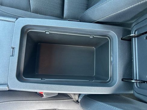 Used 2025 Nissan Altima 2.5 SV FWD image 21
