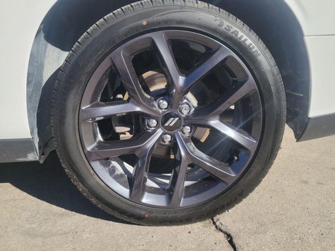 Used 2019 Dodge Challenger SXT w/ Blacktop Package image 9