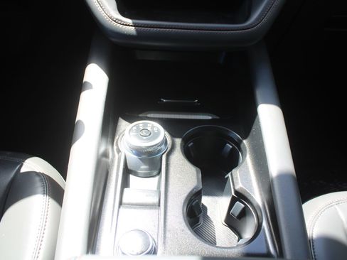 Used 2025 Ford Explorer Active w/ Active Comfort Package RWD image 37