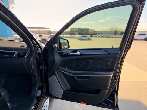 Used 2014 Mercedes-Benz GL 63 AMG 4MATIC image 36