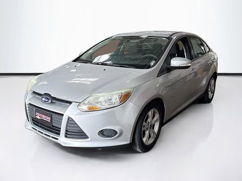 Used 2014 Ford Focus SE w/ SE Winter Package image 1